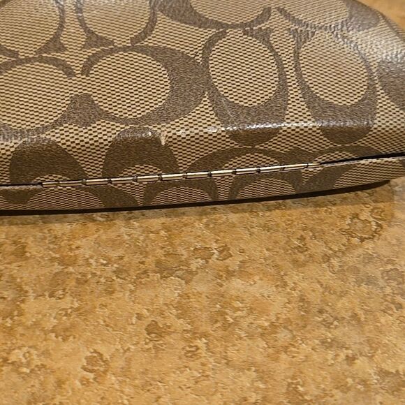 Coach Signature Hard Clamshell Eye Glasses Sunglasses Case Tan Brown c Logo vtg - Picture 13 of 16